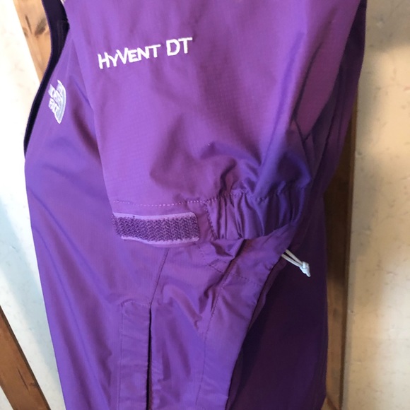 The North face jacket/shell. Purple. Size medium - Picture 5 of 7